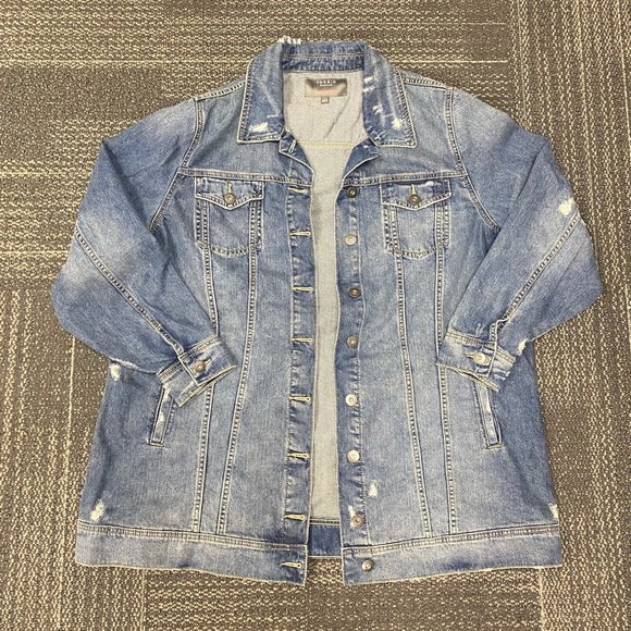 Torrid Medium Wash Longline Destructed Denim Jacket Size 3 - Picture 5 of 13